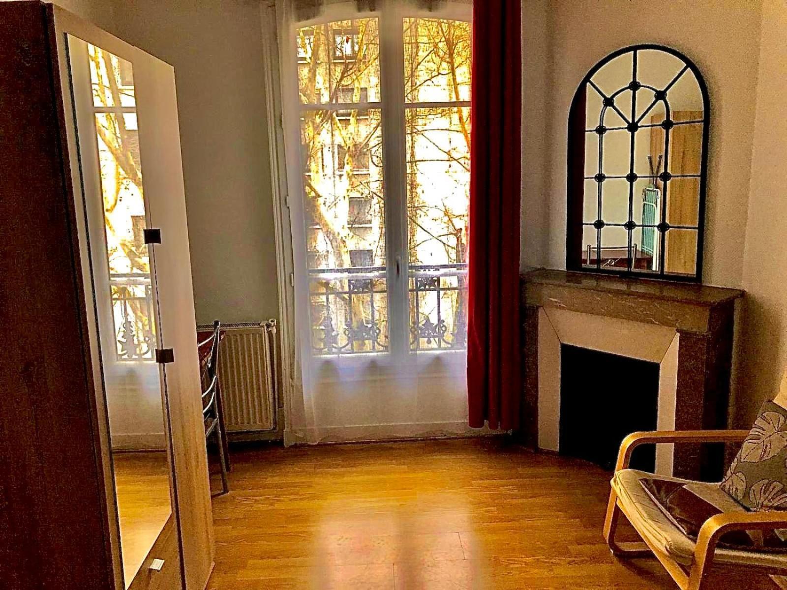 Cosy Apartment In Париж Экстерьер фото